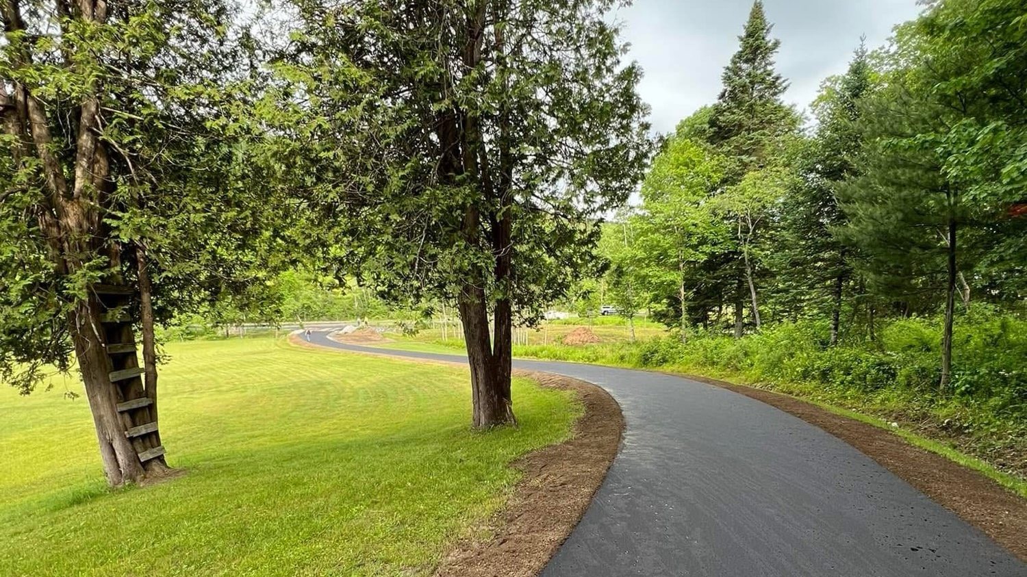 Curved country driveway with clean compacted edges